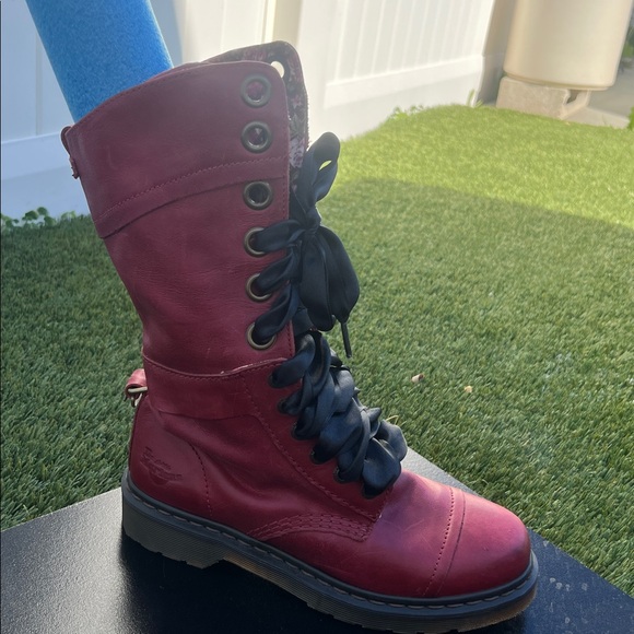 Dr. Martens 12-eyelet boot. Size 8 - Picture 8 of 12